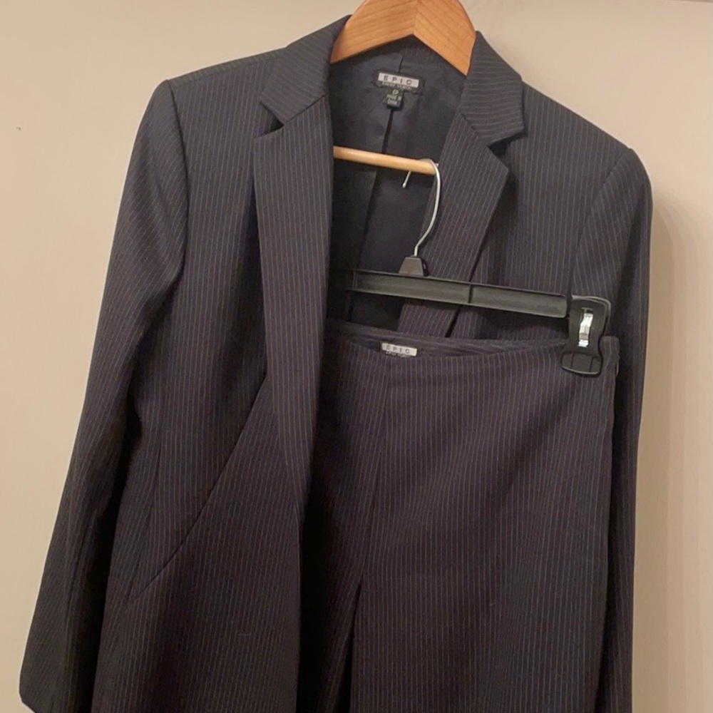 Vintage Epic NY pantsuit 6P pinstriped Y2K